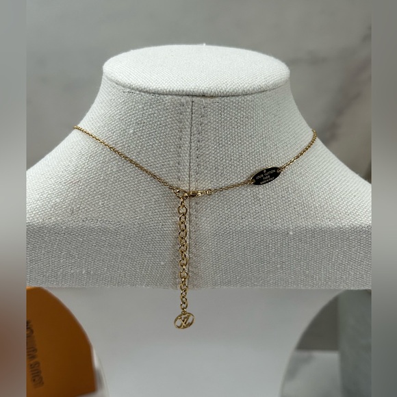 🔥NEW! Louis Vuitton•Nanogram Necklace - Picture 4 of 6